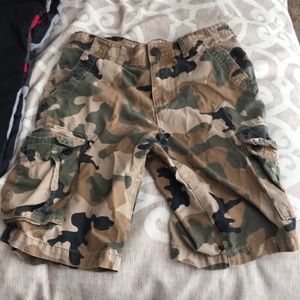 Urban pipeline camo shorts